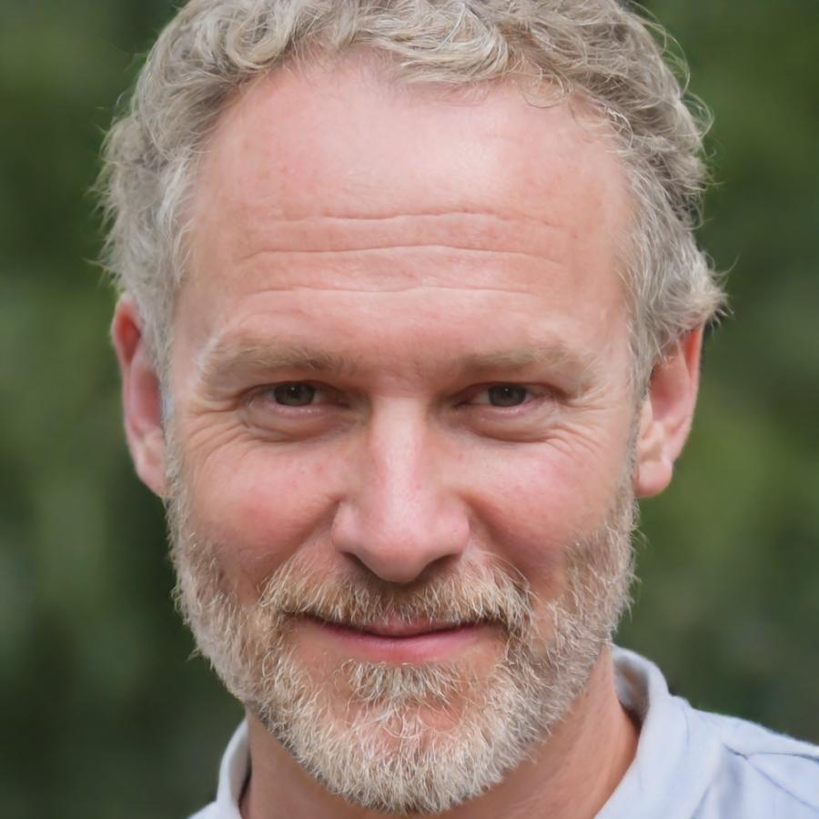 Portrait de Laurent Moreau, expert en analyse budgétaire